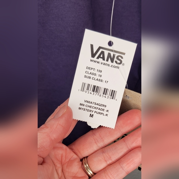 Vans crew neck t-shirt. New with tags Size M - Picture 3 of 7